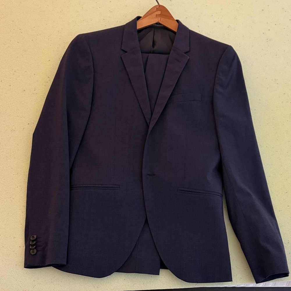 H&M Men’s Navy Suit